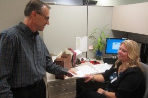 Akron Children’s Hospital의 홈 케어 부서 직원은 월별 보고서를 사용하여 청구 프로세스를 개선합니다. Minitab Statistical Software를 사용한 데이터 분석은 청구 시간을 90% 단축하고 결함을 13.3%까지 단축했습니다.